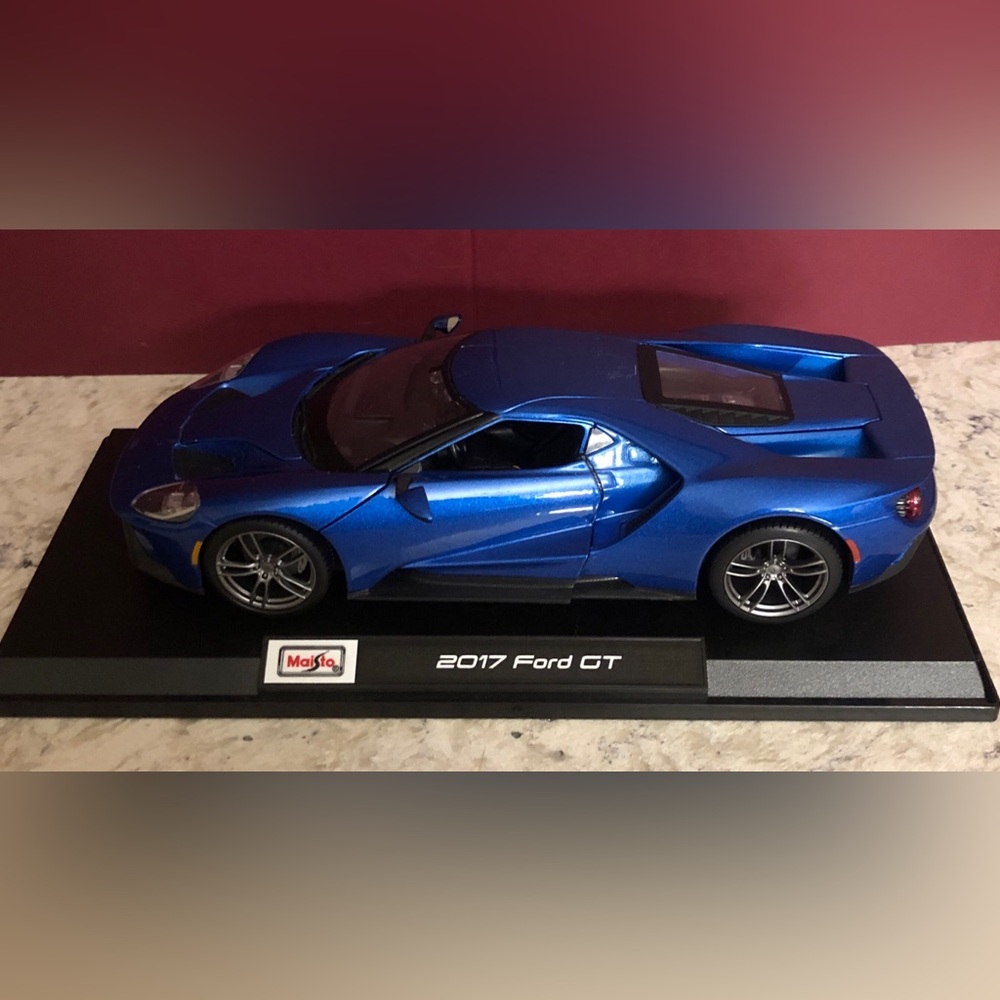 Maisto 2017 Ford GT Blue Classic Version 1:18 Die-cast Model